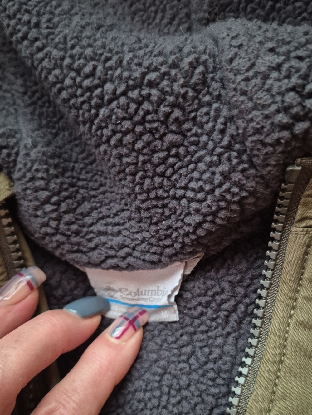 Columbia Olive Green Womans Puffer Jacket with Dark Gray Fleece Lining Size M